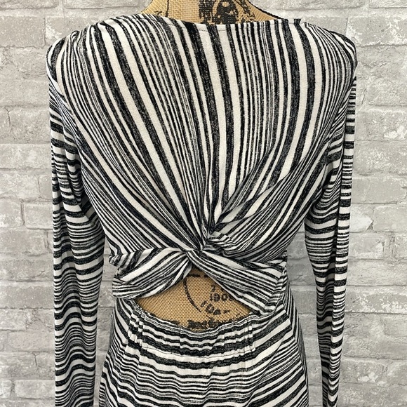 ASOS Striped Open Back MIDI Dress - Picture 5 of 8